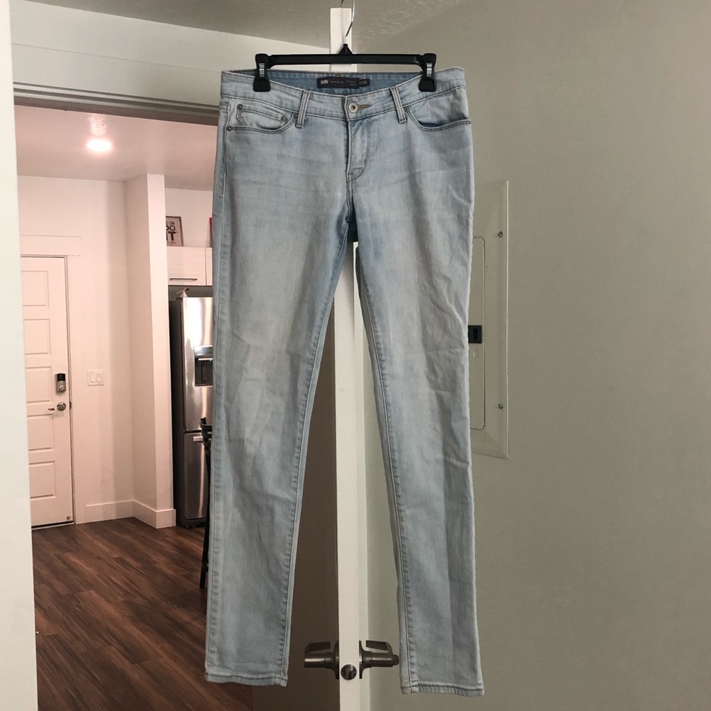 LEVI’s Jean Pants